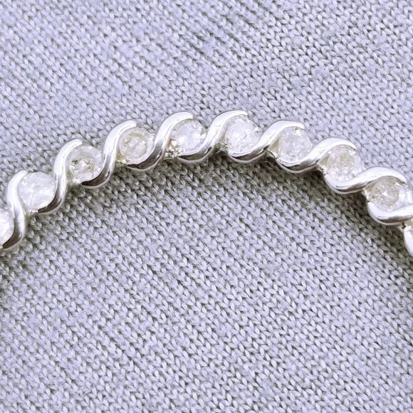 0.75 cttw Diamond Circle Pendant 925 Sterling Silver 18" Necklace
